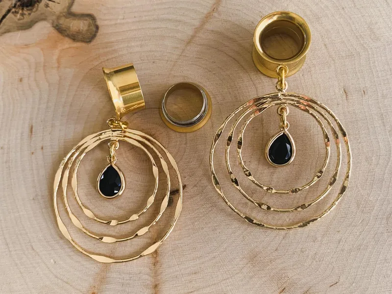 2g (6mm)-1' (25mm) 24k Gold Tri-Hoop w/ Black Glass Center Dangle Earrings Gauges/Earplugs Tunnels Plugs Earrings