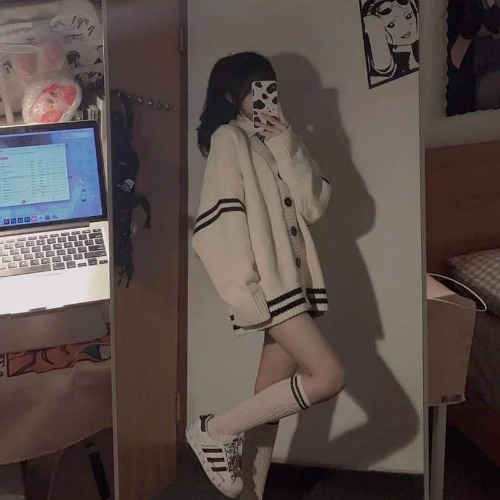 Oversized Academia Knit Cardigan - M