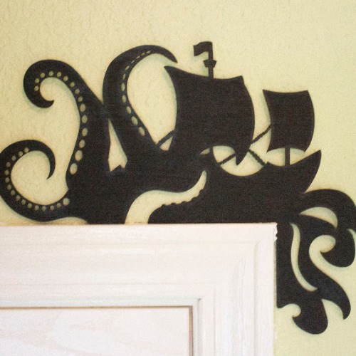 Door Frame Friend - Kraken Vs. Ship - Painted black