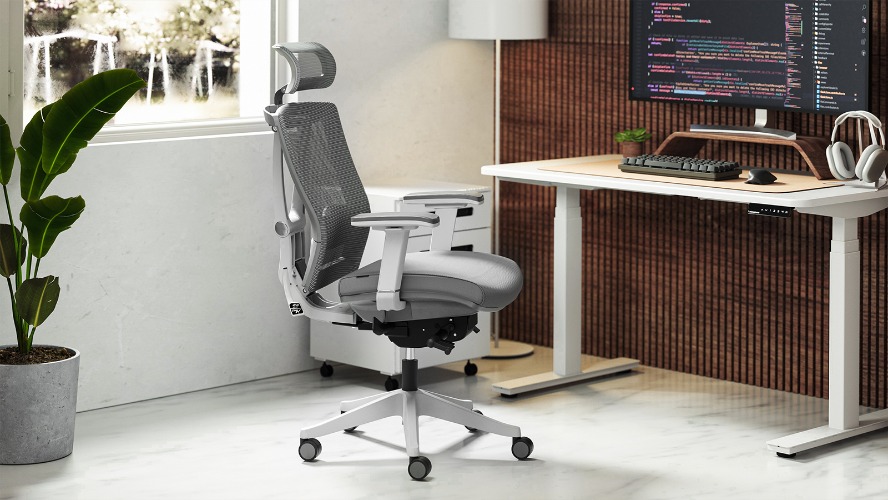 Green Ergonomic Office Chair - Autonomous ErgoChair Pro.