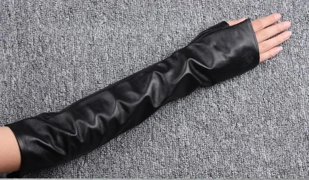 Zuriel Fingerless Gloves - Vegan Leather by Marigold Shadows - Black - L