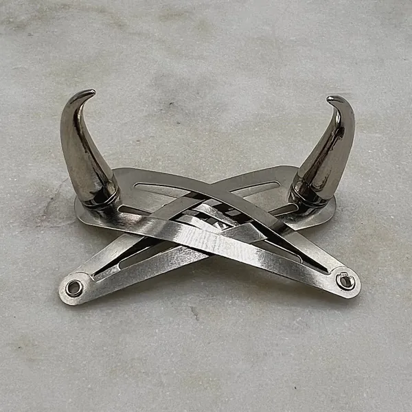 Curved metal horn hair clips | Silver Cat Claw