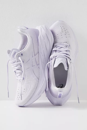 Asics Novablast Sneakers