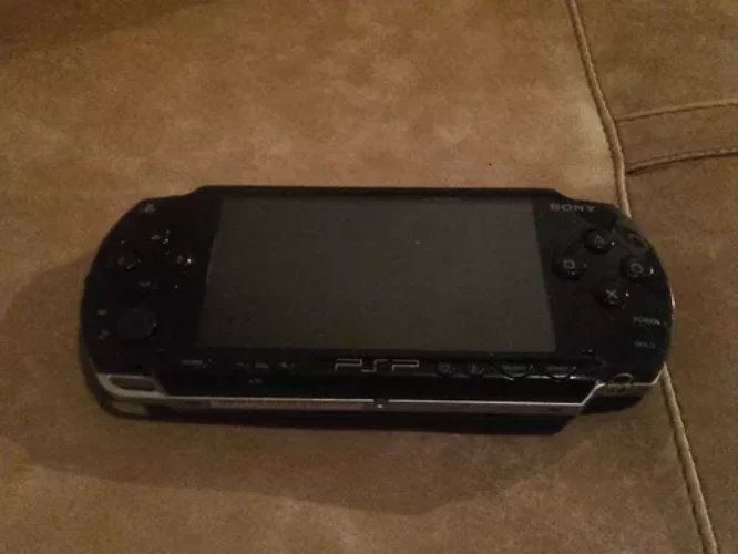 Sony Psp 1001 Unica +cargador +memory 8gb +juegos