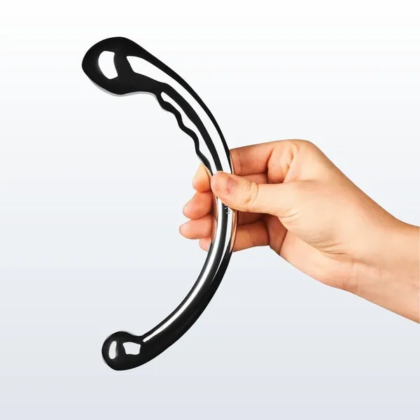 Le Wand Stainless Hoop Metal G-Spot and Prostate Massager by Condomania.com