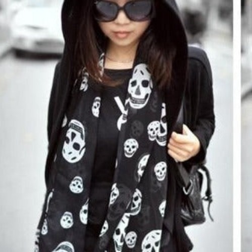 Skull and Crossbones Scarf