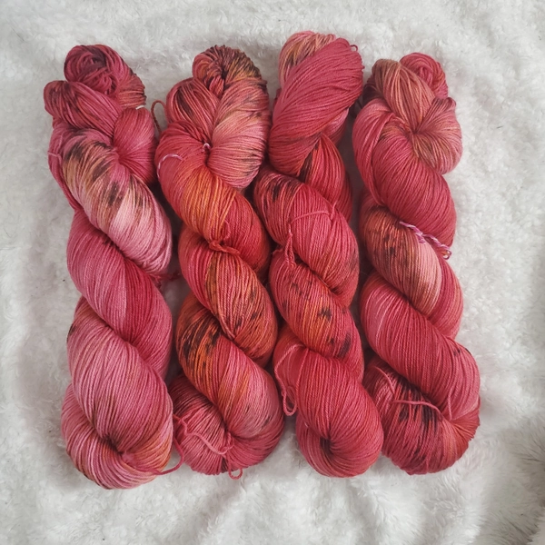 Hand-Dyed Yarn, Superwash Merino | Fallen Apples