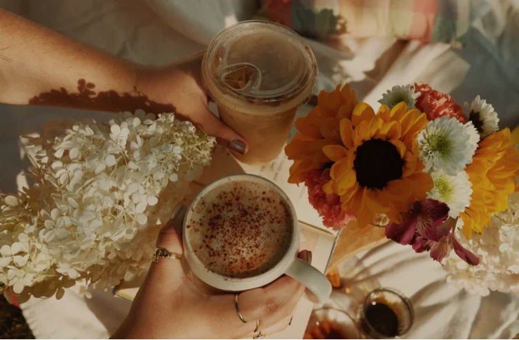 buy me coffee and flowers 🥰