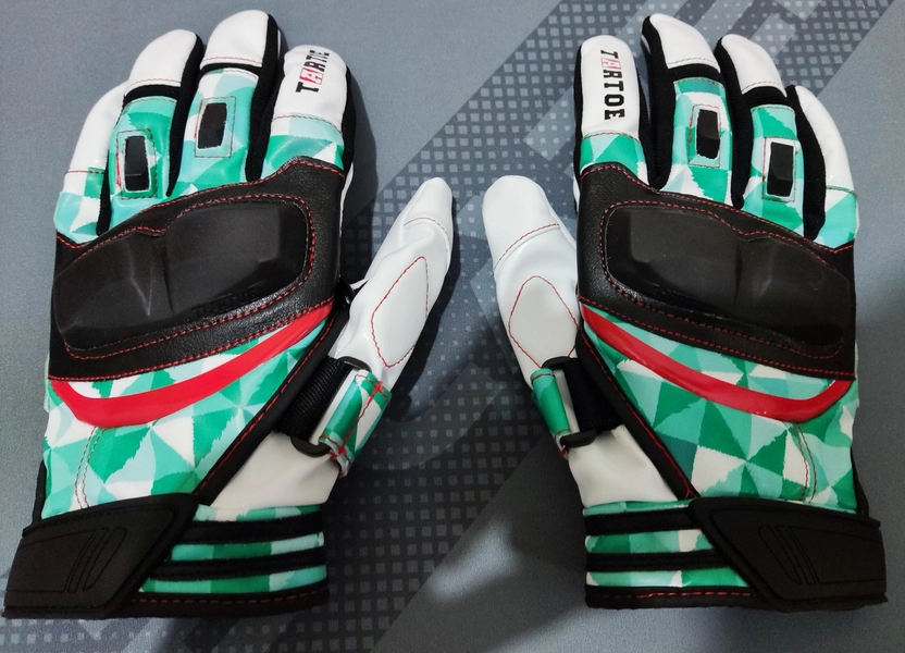 CSGO Gloves - Emerald Web