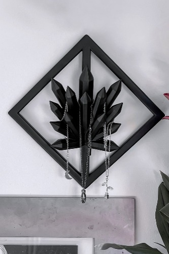 Crystal Wall Hanger [B] | One Size / Black / 100% Resin