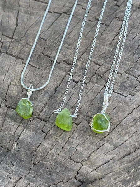 Peridot necklace • august