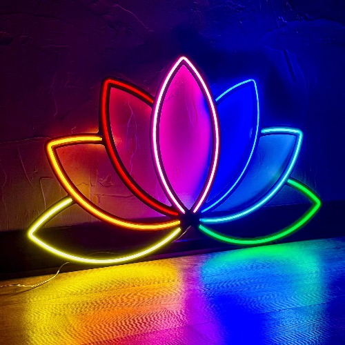 Lotus Flower - 69.4cm x 43.2cm / With Remote Control (+€7)