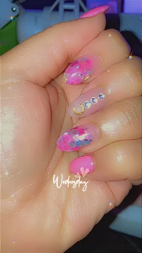 $125 Mani + Pedi (Includes tip!)