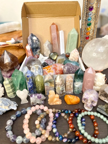 High Quality Crystal Mystery Box - Intuitively choosen for you. Options for theme or notes about favorite crystals. Different sz available!