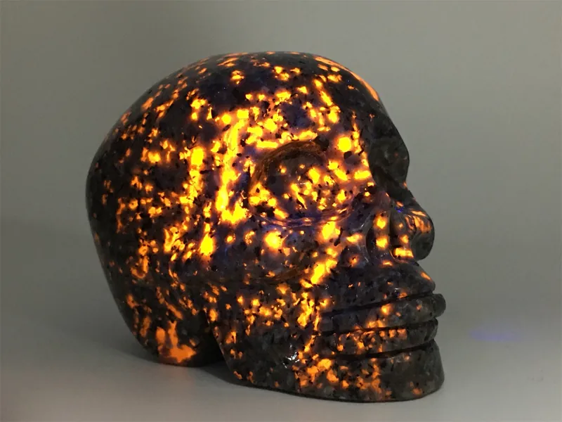 4" Natural Flame's stone Skull，Hand Carved Skull,Crystal Skull,Reiki Healing Figurine，Christmas present 1PC