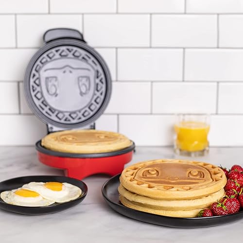 Uncanny Brands Pokémon Squirtle Waffle Maker - Make Bounty Squirtle Waffles - Kitchen Appliance - Squirtle