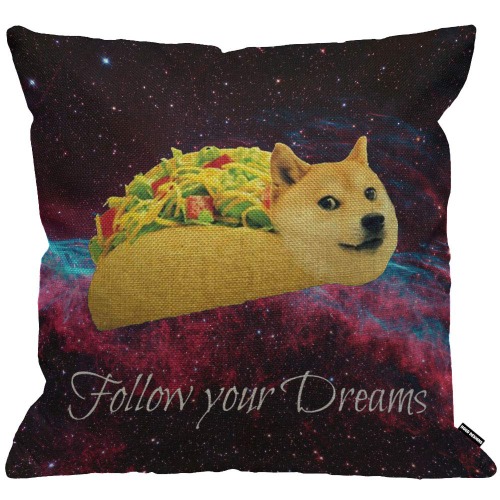 HGOD DESIGNS Kissenbezug Doge Hund In Taco Huhn Rollen Fliegen Quer Durch Galaxie Leerzeichen Folge Deinem Träumen Amüsant Kissenhülle Haus Dekorativ Wohnzimmer Schlafzimmer Sofa Kissenbezüge 45X45cm