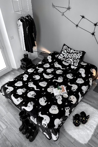 Ghost Kitty Blanket - One Size / Black / 100% Polyester