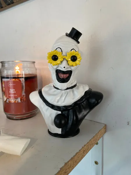 8” Terrfied Horror Movie Killer Memorabilia Replica Sculpture Art