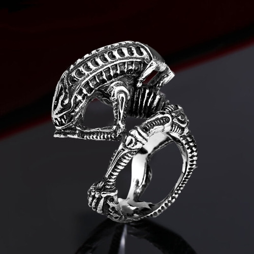 Punk Alien Stainless Steel Predator Ring - Stainless Steel / 8