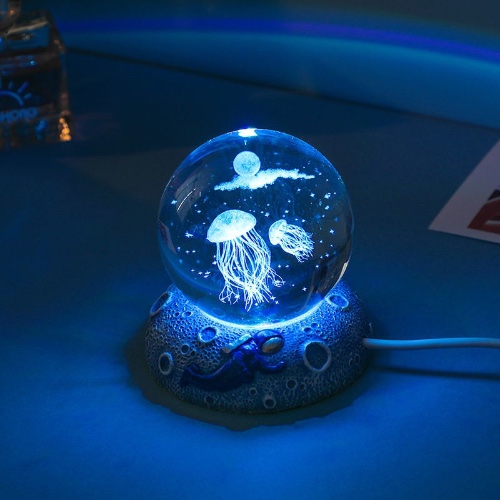 LED Aquamarine Life Snow Globe - Jellyfish