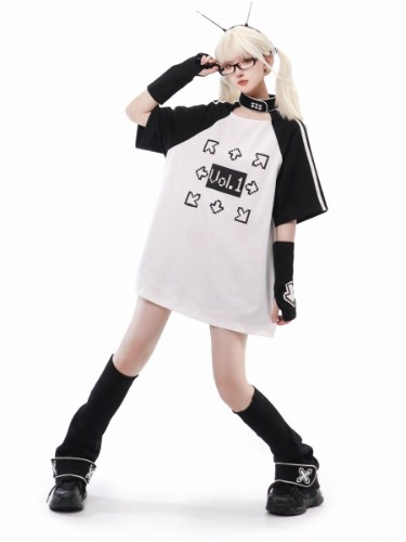 [$48.11]Arrows Print Blue Jirai Kei White and Black T-shirt + Black Gloves