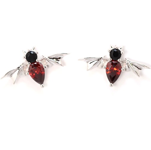 Saira's familiar Bat Studs