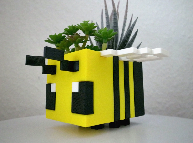 Minecraft Bee 3D Print Planter | Cute Animal Plant Pot, Planter with Drainage Plate, Desk Aesthetic Accessory, Outdoor Decor, Fan Art Gift