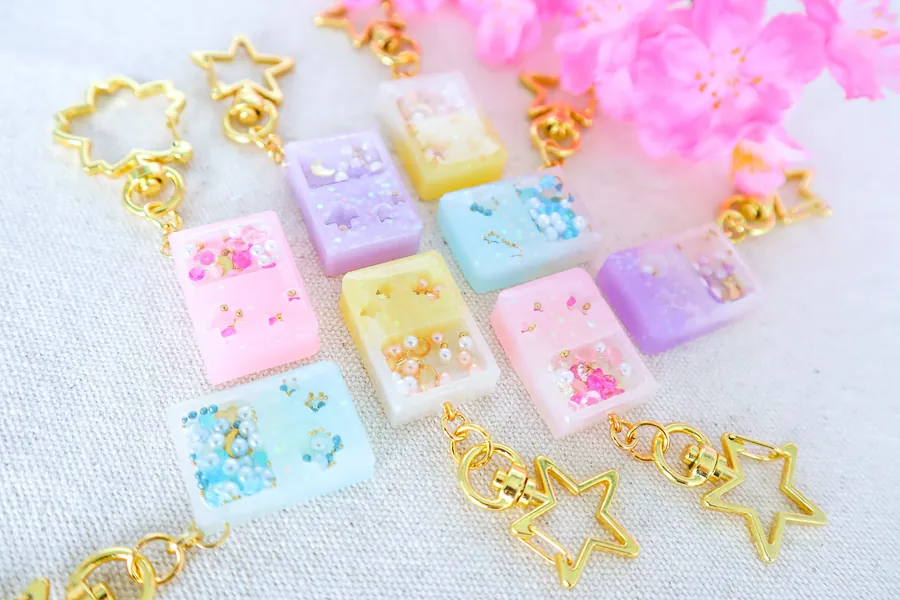 Nintendo Game Boy Color Dry Resin Rattle Shaker Charm Keychain