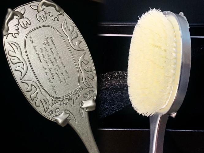 Rapunzel's hairbrush | Engrave matte / Wool comb
