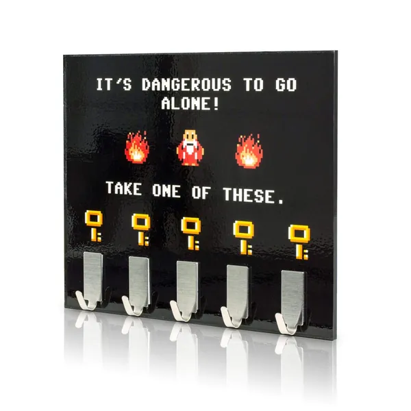 getDigital Dangerous to go Alone Schlüsselbrett | Schlüsselleiste mit 5 Schlüssel-Haken | Exklusiver Fanartikel zum berühmten Spiele-Klassiker, Schwarz, 21 x 16 cm -