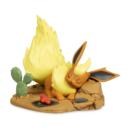 Satisfied Snooze with Flareon - Evolving Personalities Figure