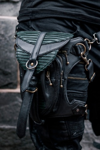 Gunslinger Stash - Black/Dragonseye - Small