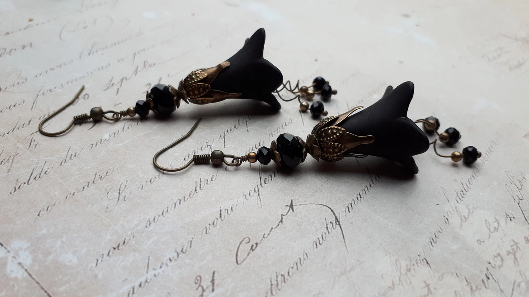 Black & Bronze Vintage Inspired Drop Flower Earrings