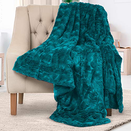 Everlasting Comfort Luxury Plush Blanket - Cozy, Soft, Fuzzy Faux Fur Throw Blanket for Couch - Ideal Comfy Minky Blanket for Adults for Cold Nights (Teal) - Teal (Faux Fur)