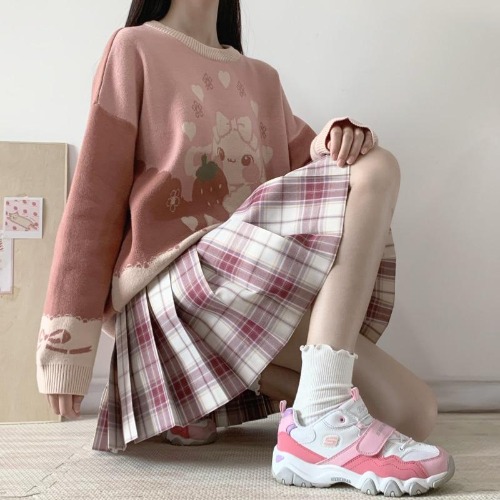Strawbunny Knit Pullover - M