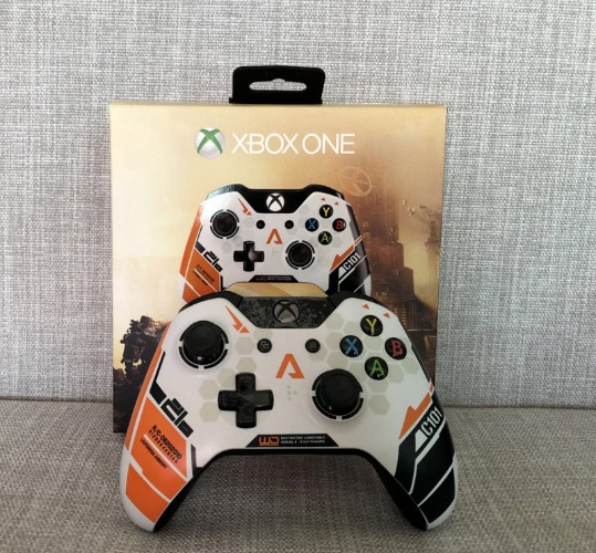 Microsoft Xbox One TITANFALL Wireless Game Controller--Ra<wbr/>re Limited edition