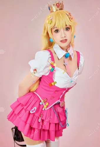 Girl Scout Peach Cosplay 