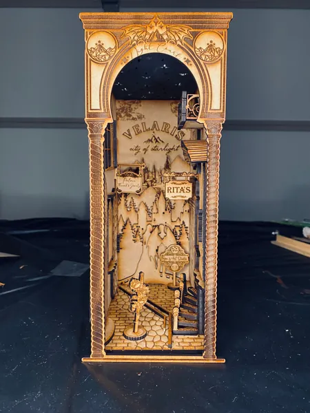 Book Nook| Acotar inspired| Fantasy books| Silver Flames| Bat boys| Velaris| The night court| Spill the tea| Book Lover| Archeron| ACOMAF