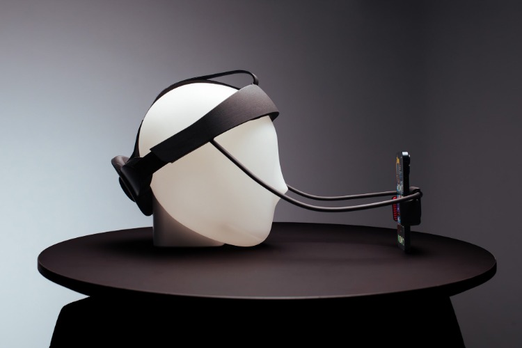 Headrig - a professional head mount for face capture by Rokoko