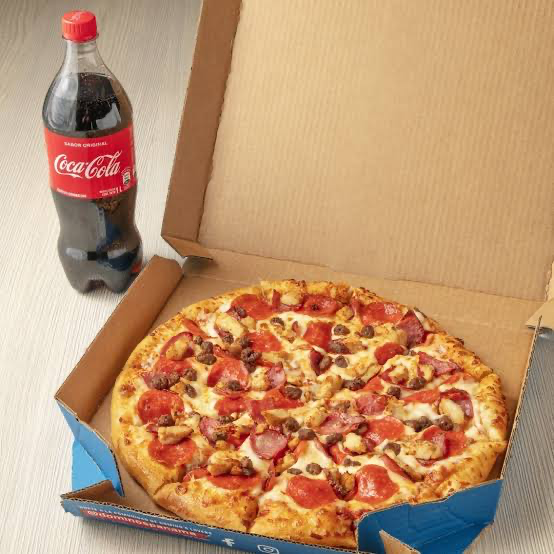 Una pizza y una coca, porque tengo hambre :(