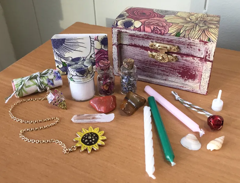 Spring Vibes Pagan Travel Altar Ostara Mini Portable Alter Vintage Style Floral Maximilist Cottage Witch Box Antiqued Witchcraft Bundle Set