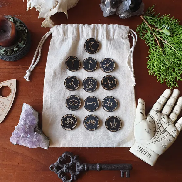 Witches' Rune Set Round // Laser Engraved Runes // Divination Set