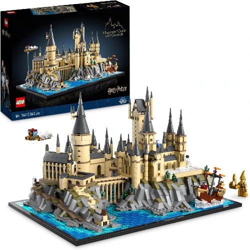 LEGO Harry Potter Hogwarts Castle with Castle Grounds