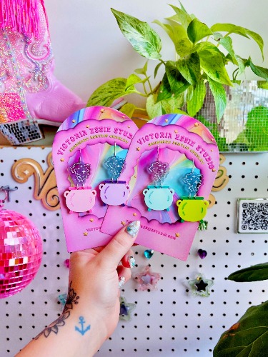 Cauldron, boil me! | Hook / Pink | Earrings