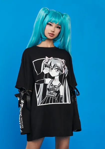 Cyber Celebrity Oversized Tee | Small