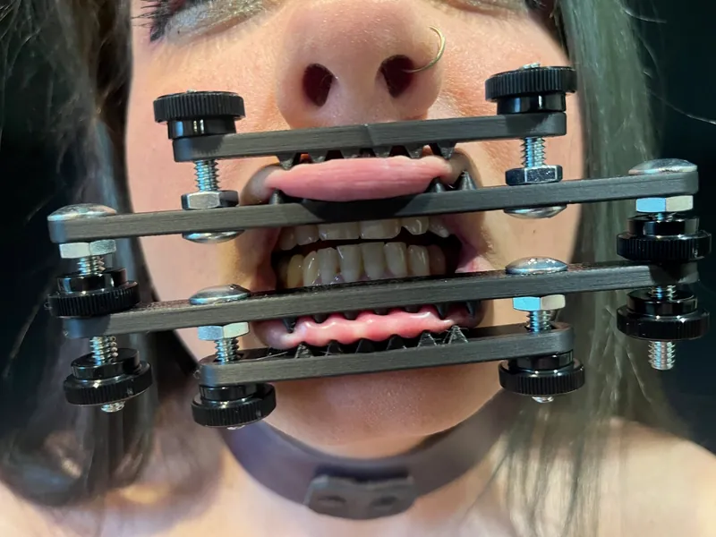Devil's Gag Spiked Mouth Lip Clamp Sharp Torture Sadism