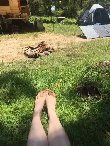 To kiss the ground that I walk on....