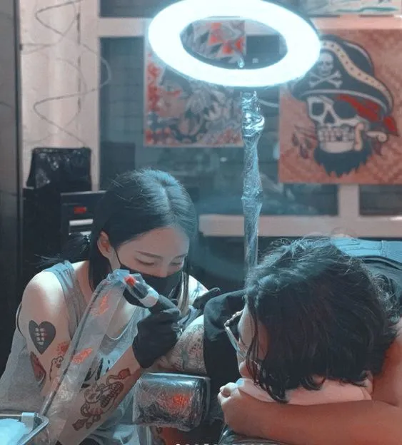 Sesión De Tatuaje