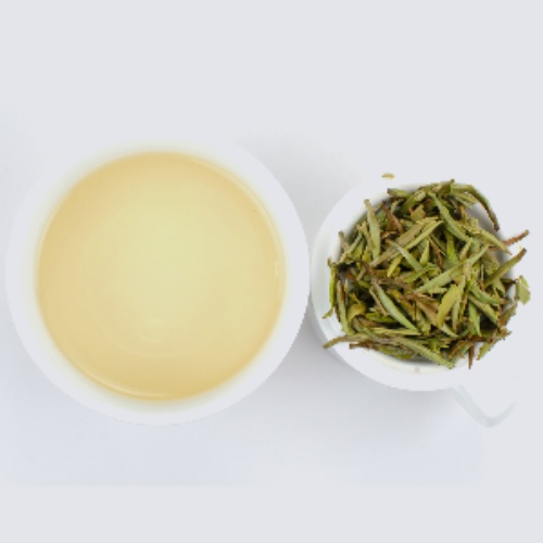 Pouch of chinese white tea